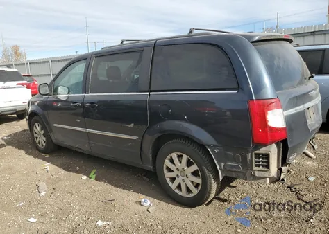 2013 Chrysler Town & Country Touring z USA, uszkodzony, nr VIN 2C4RC1BG0DR620132